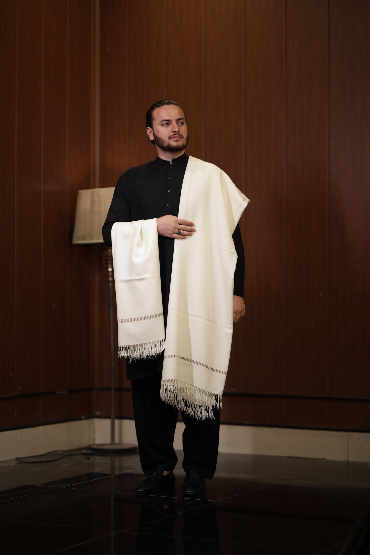 OFF WHITE AUSTRALIAN MEN SHAWL _ PURE AUSTRALIAN WOOLEN