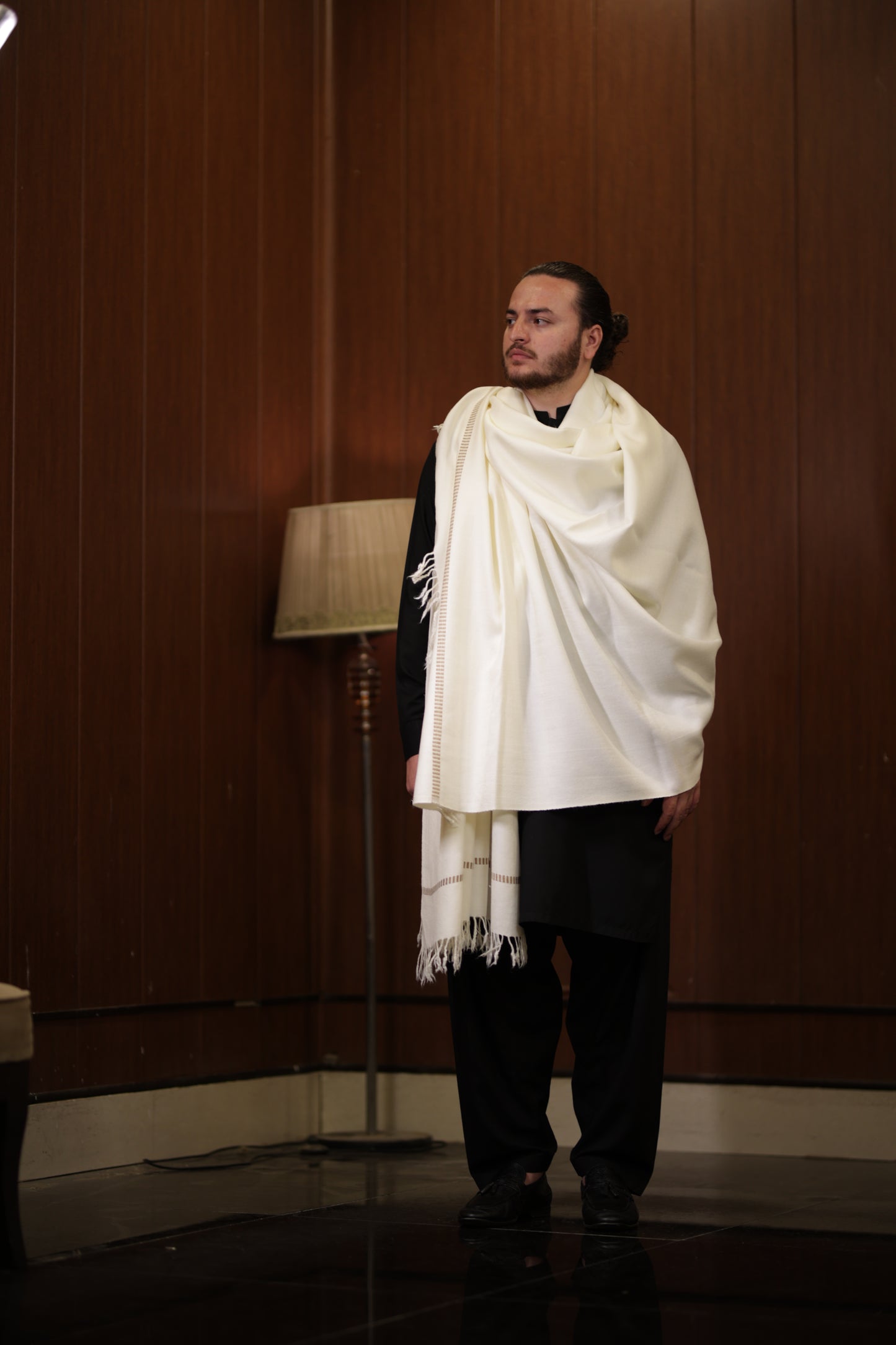 OFF WHITE AUSTRALIAN MEN SHAWL _ PURE AUSTRALIAN WOOLEN