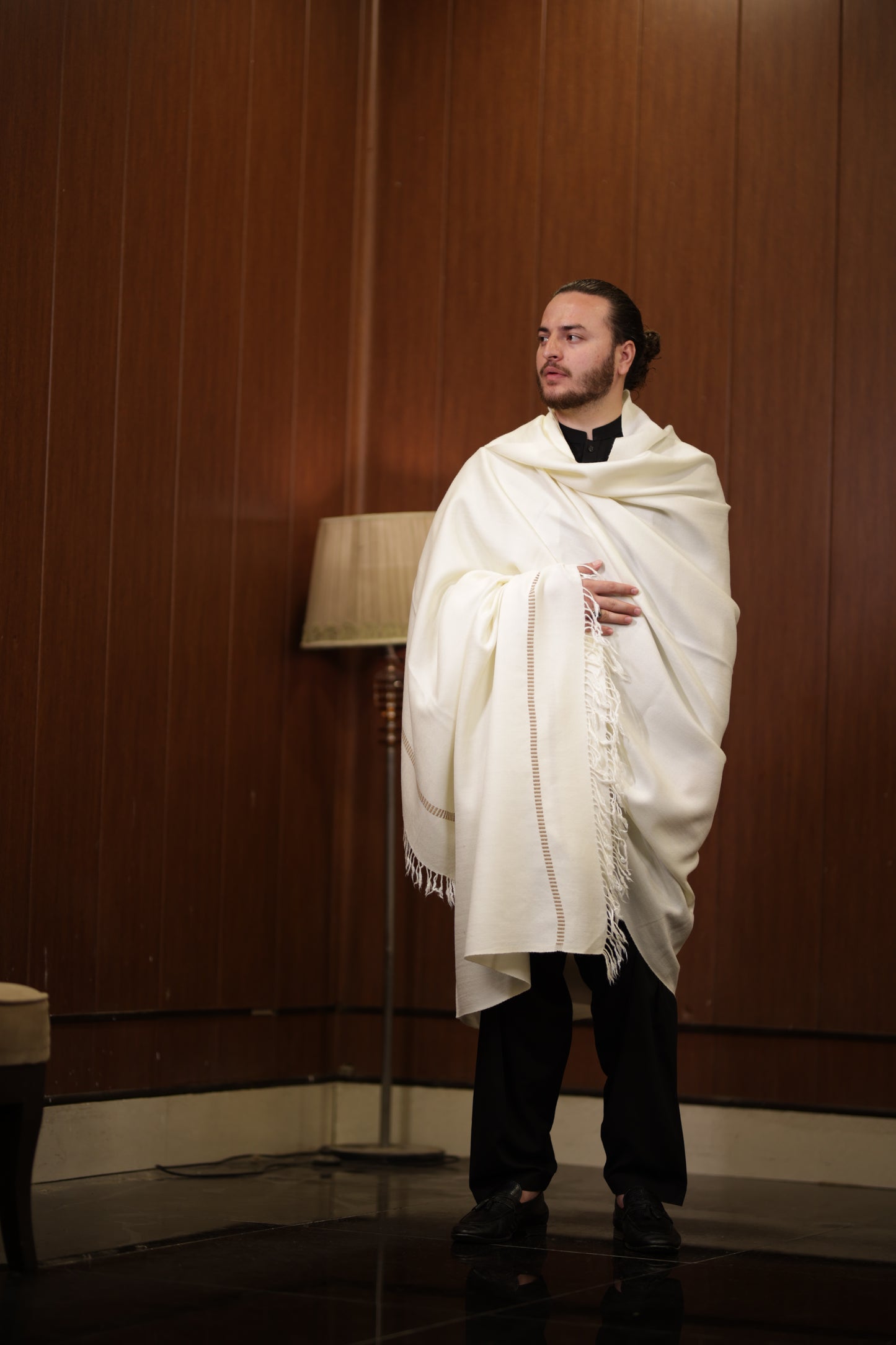 OFF WHITE AUSTRALIAN MEN SHAWL _ PURE AUSTRALIAN WOOLEN