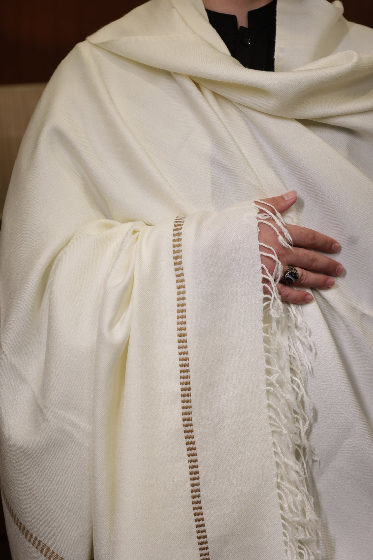 OFF WHITE AUSTRALIAN MEN SHAWL _ PURE AUSTRALIAN WOOLEN