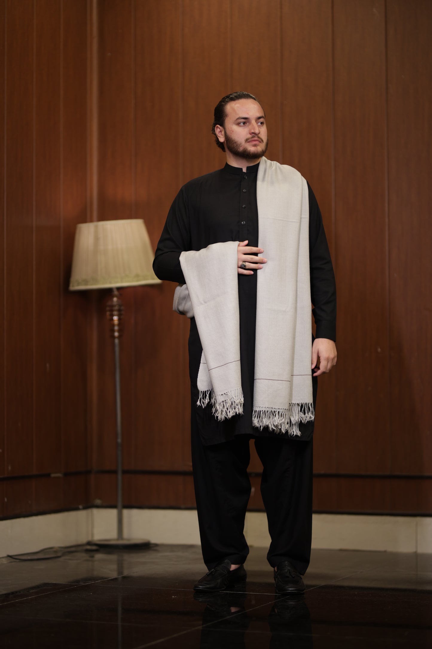 LIGHT GREY WOOLEN MEN SHAWL _ PURE WOOLEN