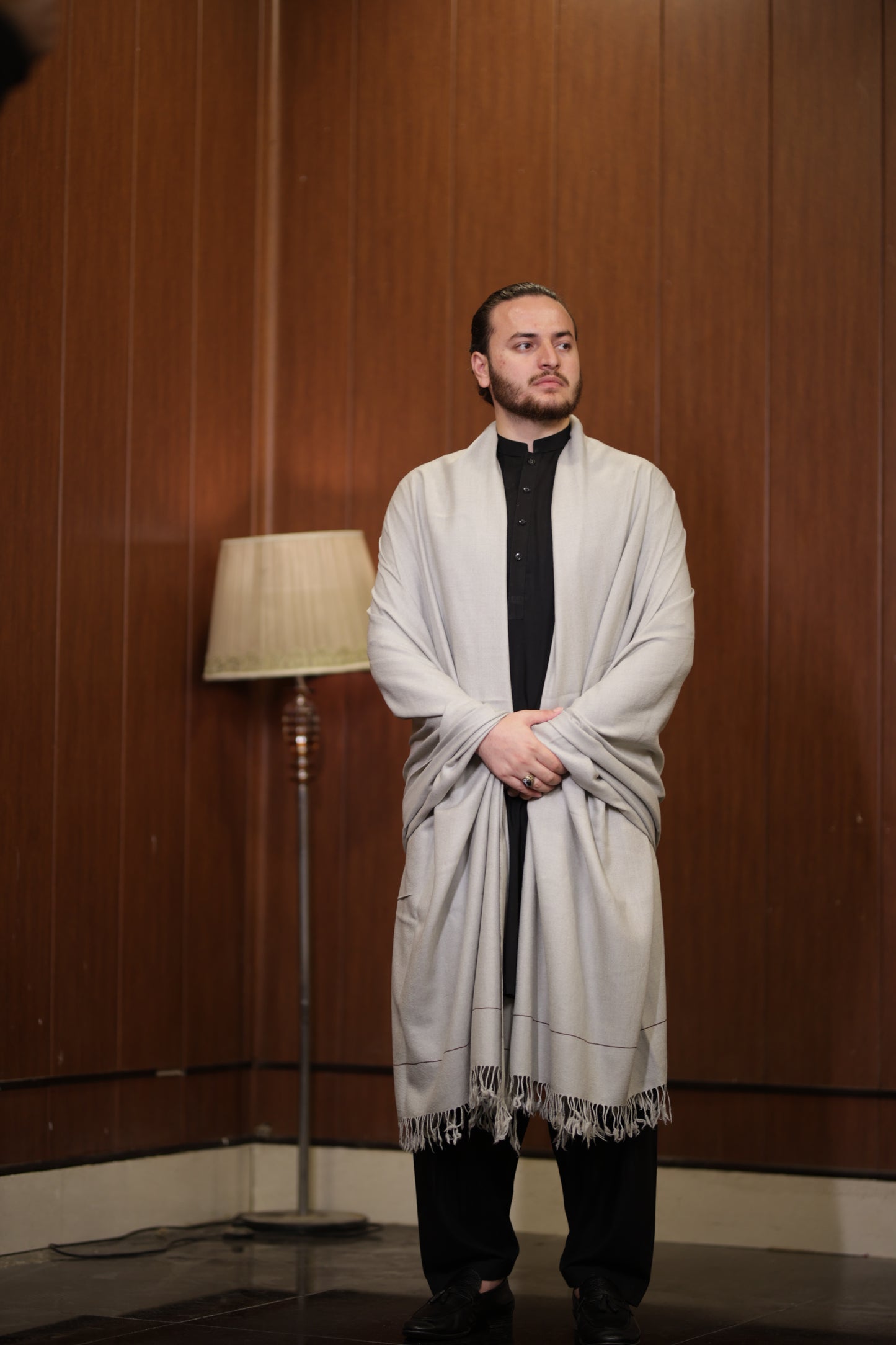 LIGHT GREY WOOLEN MEN SHAWL _ PURE WOOLEN